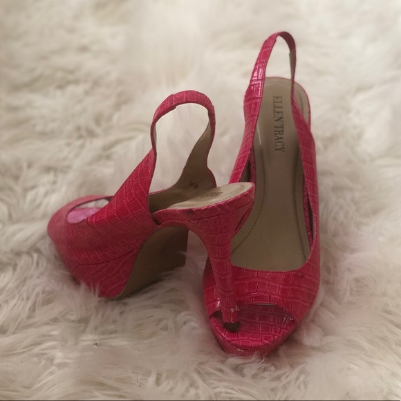 Pink Pumps - Picture 3 of 4